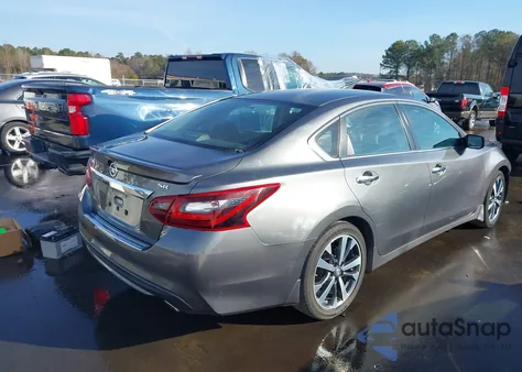 2017 Nissan Altima 2.5 Sr z USA, uszkodzony, nr VIN 1N4AL3AP0HC136136